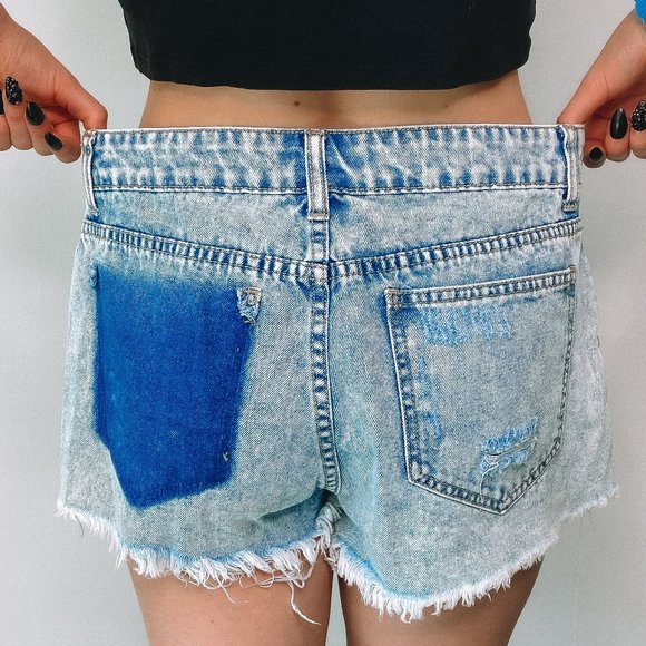 Forever21 Distressed Light Wash High Waisted Shorts - Picture 1 of 8